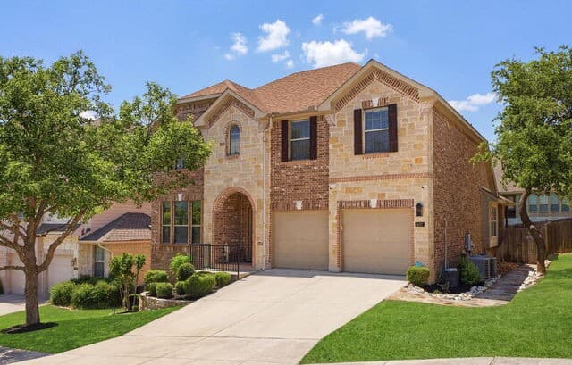 4-bedroom rental at 607 Gazania Fld in San Antonio, TX — photo 3