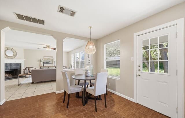 4-bedroom rental at 6114 Rolling Forest Dr in San Antonio, TX — photo 5