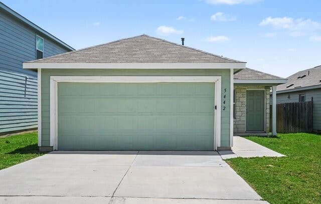 3-bedroom rental at 5442 Daphne Path in San Antonio, TX — photo 1