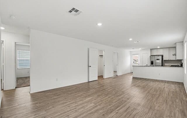 3-bedroom rental at 5442 Daphne Path in San Antonio, TX — photo 4