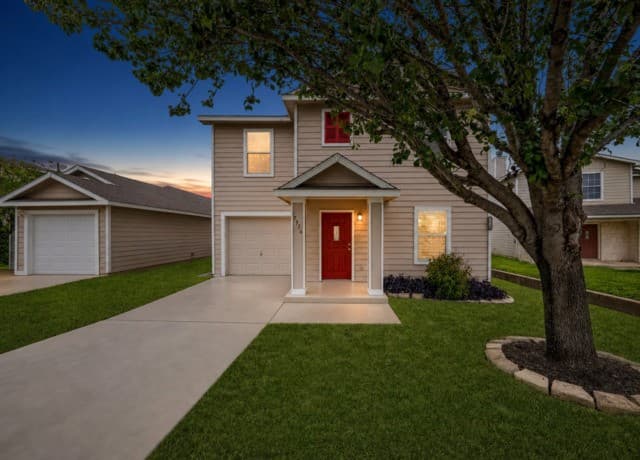 3-bedroom rental at 7914 Cypress Crown in San Antonio, TX — photo 1