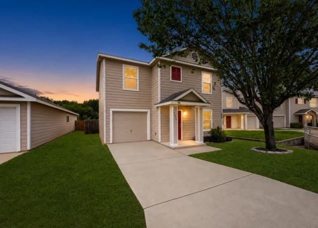 3-bedroom rental at 7914 Cypress Crown in San Antonio, TX — photo 2