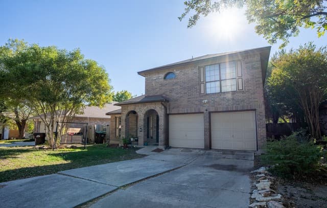 3-bedroom rental at 5027 Cabin Lake in San Antonio, TX — photo 1
