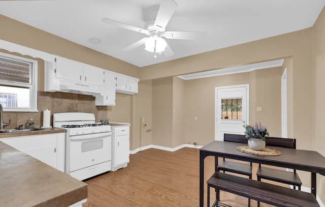 3-bedroom rental at 411 W Hart Ave in San Antonio, TX — photo 5