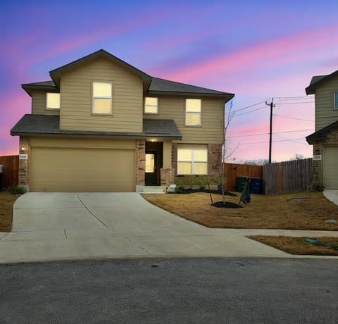 5-bedroom rental at 8062 Halo Cir in San Antonio, TX — photo 1