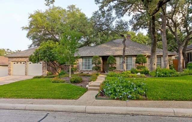 4-bedroom rental at 1710 Fawn Crest in San Antonio, TX — photo 1
