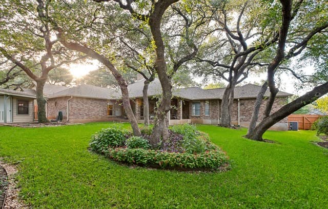 4-bedroom rental at 1710 Fawn Crest in San Antonio, TX — photo 3