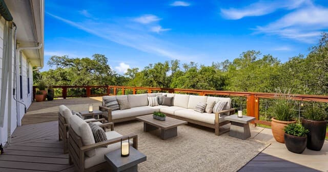 3-bedroom rental at 230 Broken Arrow in Floresville, TX — photo 3