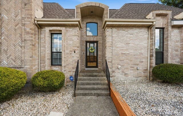 3-bedroom rental at 5918 Brook Fls in Windcrest, TX — photo 3