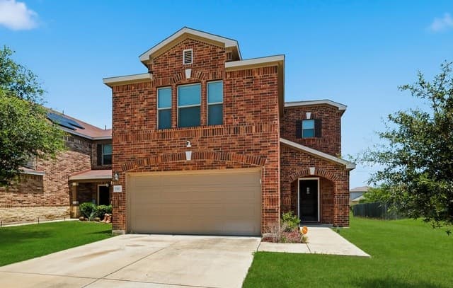 3-bedroom rental at 13302 Stetson Trl in San Antonio, TX — photo 2