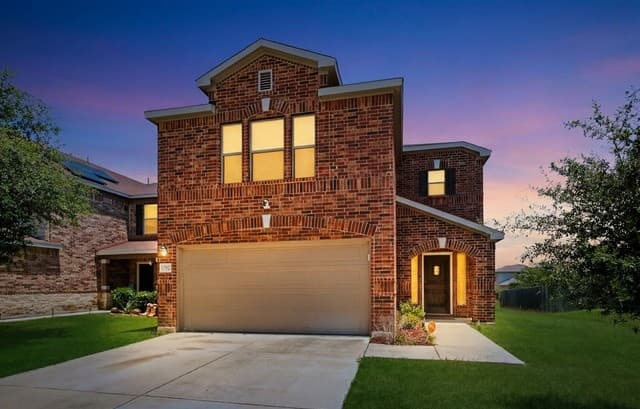 3-bedroom rental at 13302 Stetson Trl in San Antonio, TX — photo 3
