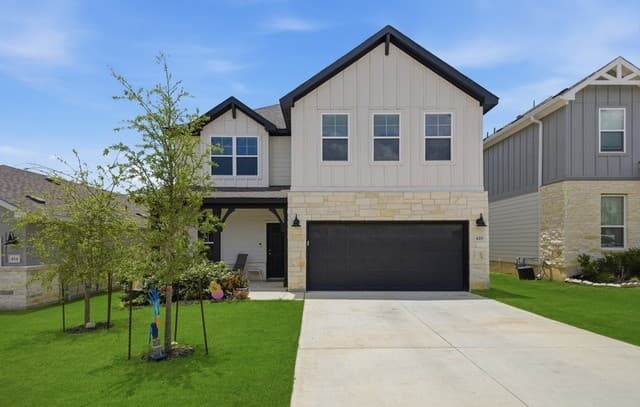 4-bedroom rental at 418 Rustic Grv in Boerne, TX — photo 1