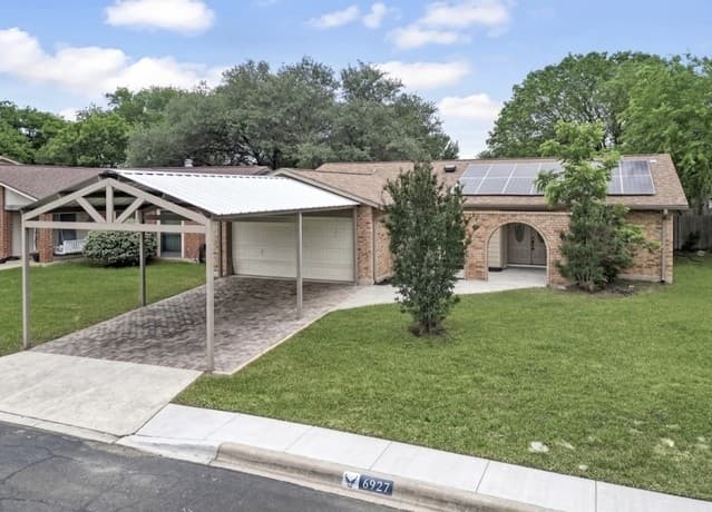 3-bedroom rental at 6927 Sunset Village Dr in San Antonio, TX — photo 1