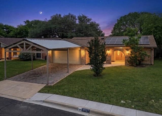 3-bedroom rental at 6927 Sunset Village Dr in San Antonio, TX — photo 2