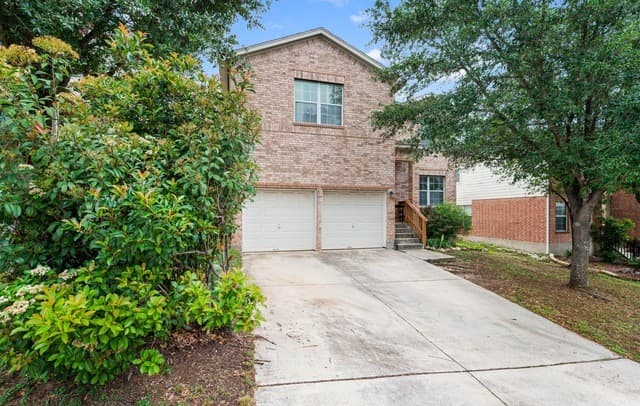 3-bedroom rental at 3911 Valencia Peak in San Antonio, TX — photo 1
