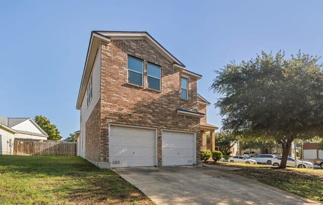 3-bedroom rental at 9411 Mulberry Path in San Antonio, TX — photo 4