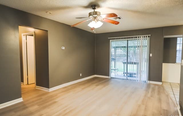 3-bedroom rental at 209 Royal Dr in Converse, TX — photo 4