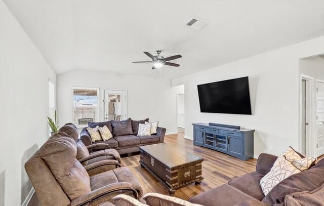 3-bedroom rental at 11530 Sagebrook Run in San Antonio, TX — photo 4