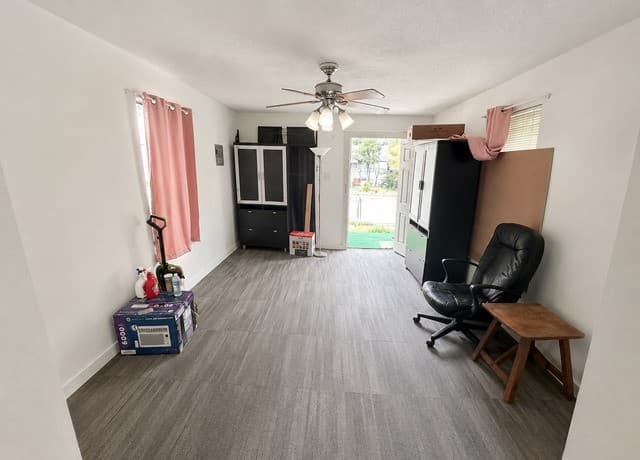 2-bedroom rental at 2613 Colima St in San Antonio, TX — photo 5