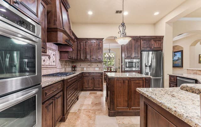 Home for sale at 25 Stone Terrace in Fair Oaks Ranch, TX — photo 2