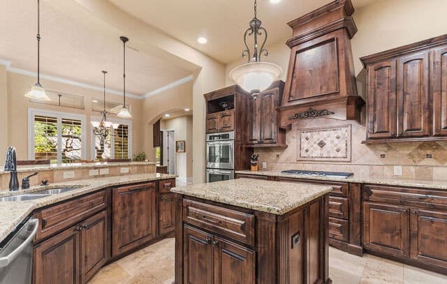 Home for sale at 25 Stone Terrace in Fair Oaks Ranch, TX — photo 4