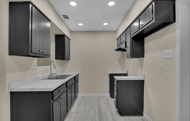 4-bedroom rental at 4351 Sun Gate St in San Antonio, TX — photo 5