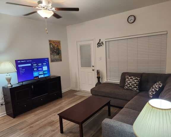 3-bedroom rental at 10829 Emerick in San Antonio, TX — photo 4
