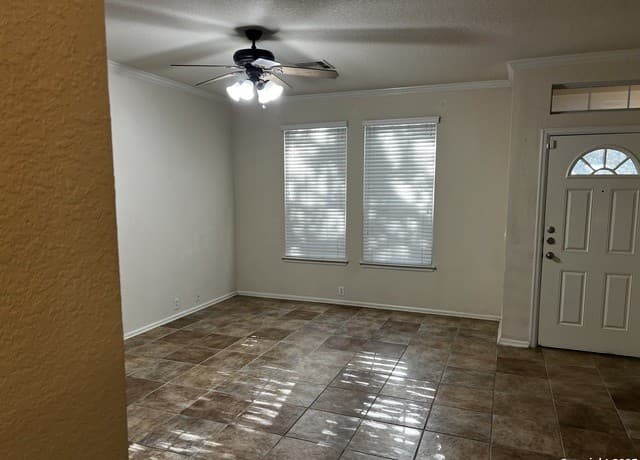 2-bedroom rental at 2543 Grayson Circle in San Antonio, TX — photo 1