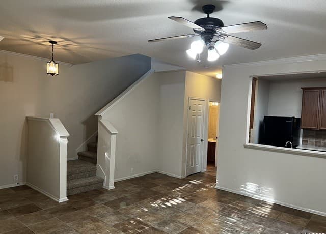 2-bedroom rental at 2543 Grayson Circle in San Antonio, TX — photo 2