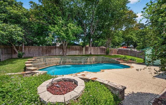 3-bedroom rental at 8005 Harper Valley St in Live Oak, TX — photo 1