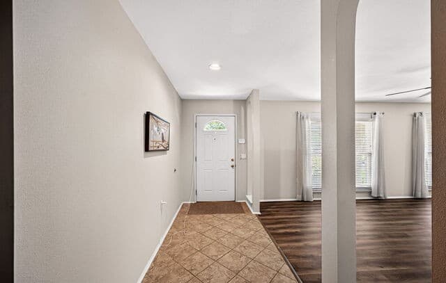 3-bedroom rental at 8005 Harper Valley St in Live Oak, TX — photo 5
