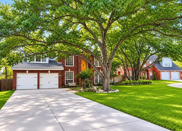 4-bedroom rental at 9407 Sageglen in San Antonio, TX — photo 2