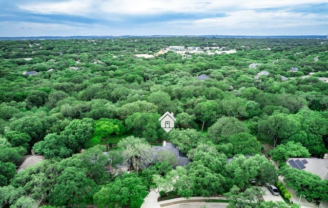 4-bedroom rental at 2925 Bent Tree Dr in Schertz, TX — photo 2