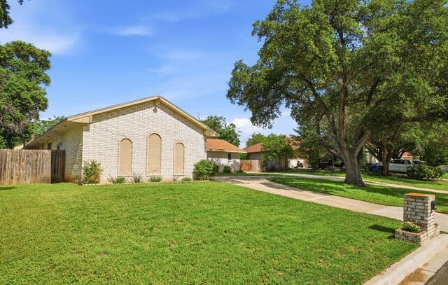 3-bedroom rental at 5606 Oolooteka in San Antonio, TX — photo 3