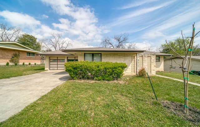 3-bedroom rental at 327 Tango Dr in San Antonio, TX — photo 1