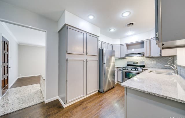 3-bedroom rental at 327 Tango Dr in San Antonio, TX — photo 5