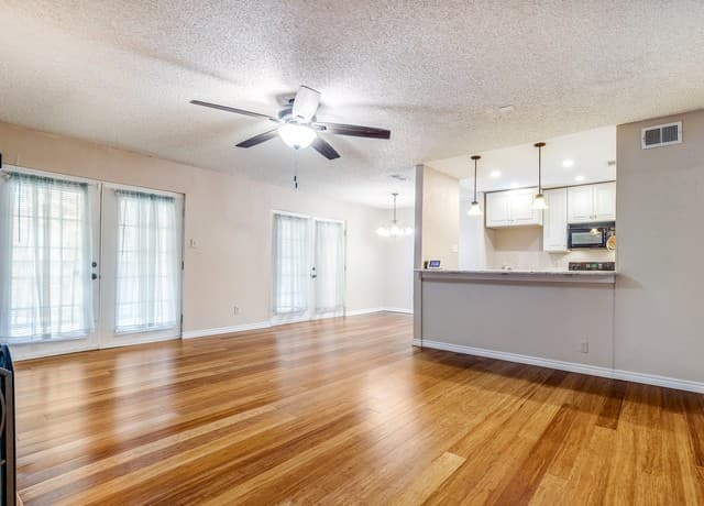 2-bedroom rental at 14343 Judson Rd Unit 207 in San Antonio, TX — photo 4