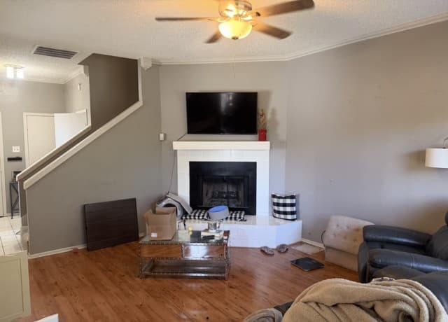 2-bedroom rental at 829 W Bitters Unit #303 in San Antonio, TX — photo 3