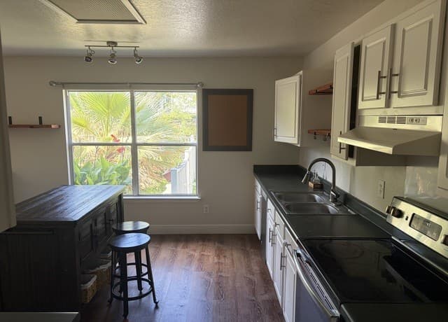 4-bedroom rental at 11027 Monahan Park in San Antonio, TX — photo 5