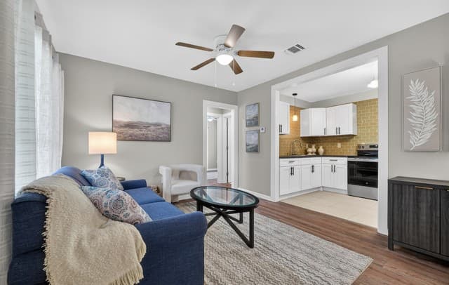 3-bedroom rental at 2310 Burnet St in San Antonio, TX — photo 5