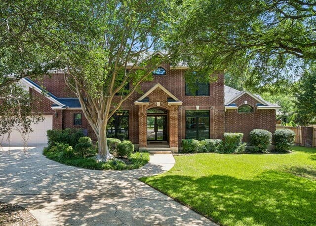 4-bedroom rental at 29 Inwood Ridge in San Antonio, TX — photo 1