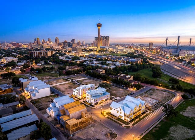 3-bedroom rental at 414 Santa Clara Pl Unit BLDG. 2 in San Antonio, TX — photo 3