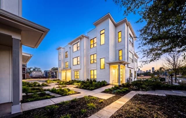 3-bedroom rental at 414 Santa Clara Pl Unit BLDG. 2 in San Antonio, TX — photo 4