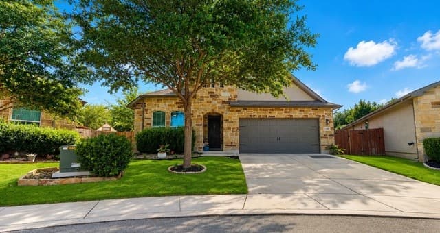 3-bedroom rental at 12503 Wesley Crk in San Antonio, TX — photo 2