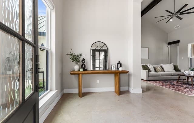 3-bedroom rental at 9843 Midsomer Place in San Antonio, TX — photo 3