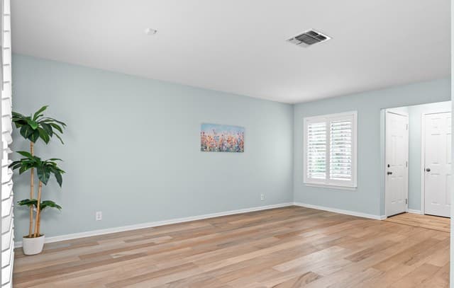 2-bedroom rental at 201 W Craig Unit APT M in San Antonio, TX — photo 4