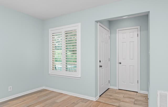 2-bedroom rental at 201 W Craig Unit APT M in San Antonio, TX — photo 5