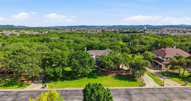 4-bedroom rental at 8036 Tradition Oak in Boerne, TX — photo 4