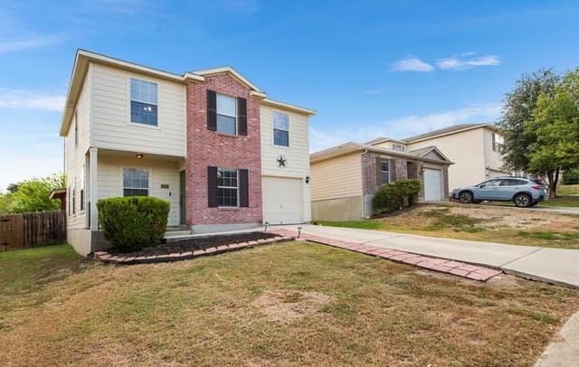 3-bedroom rental at 5742 Butch Cyn in San Antonio, TX — photo 3