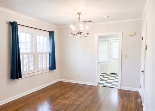 1-bedroom rental at 335 E Rosewood Unit 3 in San Antonio, TX — photo 2